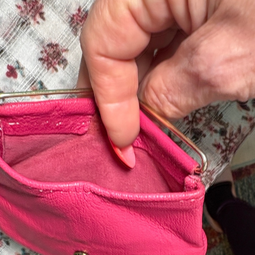Vintage Italian made Pink Leather Clutch with Gold Accent - Picture 9 of 14